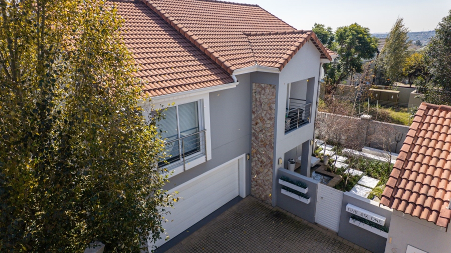 To Let 3 Bedroom Property for Rent in Broadacres Gauteng