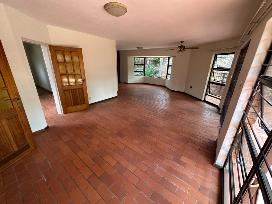 To Let 4 Bedroom Property for Rent in Waverley Gauteng