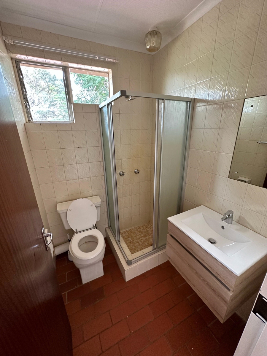 To Let 4 Bedroom Property for Rent in Waverley Gauteng