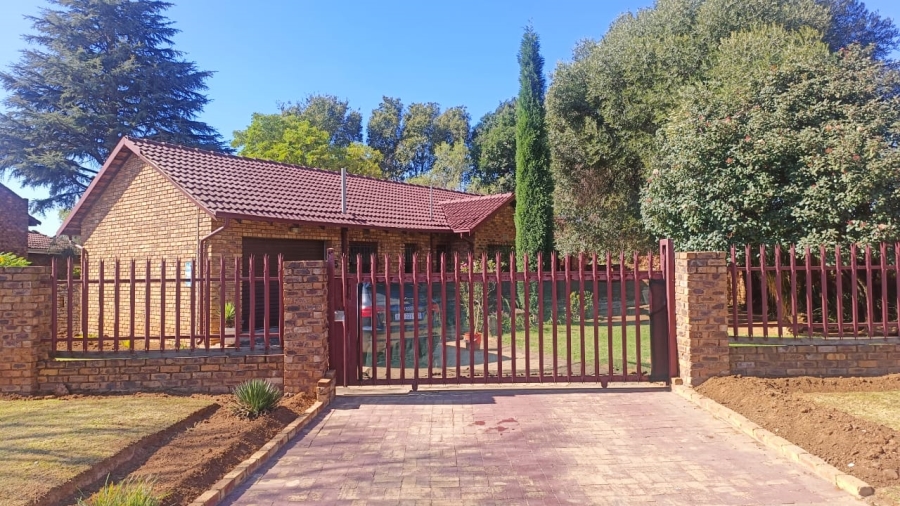 3 Bedroom Property for Sale in Selcourt Gauteng