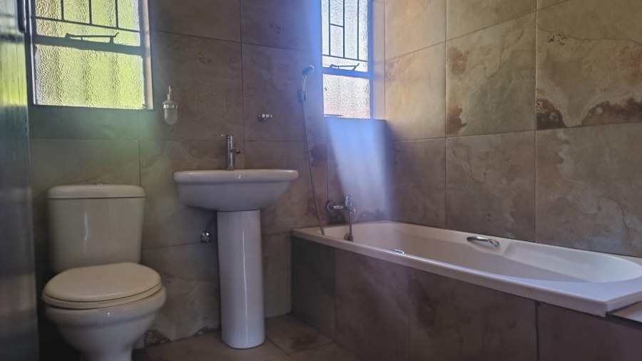 3 Bedroom Property for Sale in Selcourt Gauteng