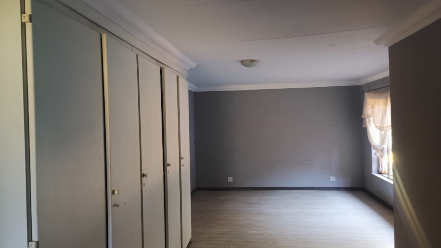 3 Bedroom Property for Sale in Selcourt Gauteng