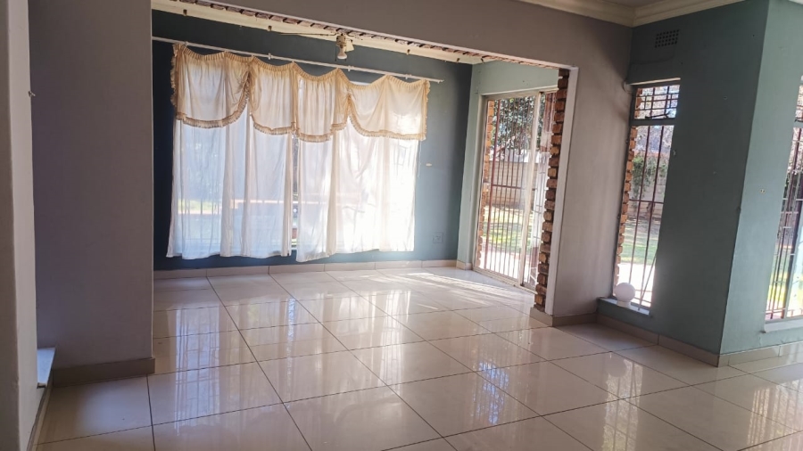 3 Bedroom Property for Sale in Selcourt Gauteng