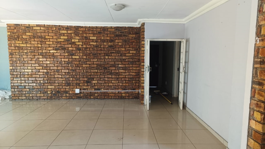 3 Bedroom Property for Sale in Selcourt Gauteng