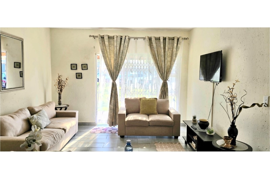 1 Bedroom Property for Sale in Greenstone Hill Gauteng