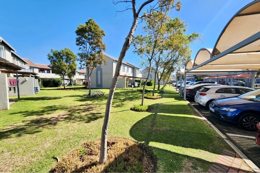 1 Bedroom Property for Sale in Greenstone Hill Gauteng
