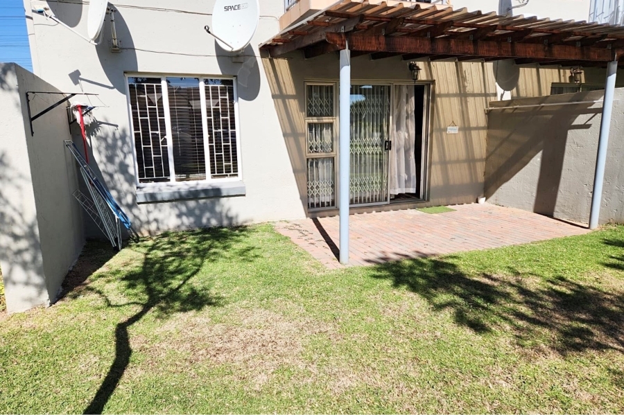 1 Bedroom Property for Sale in Greenstone Hill Gauteng