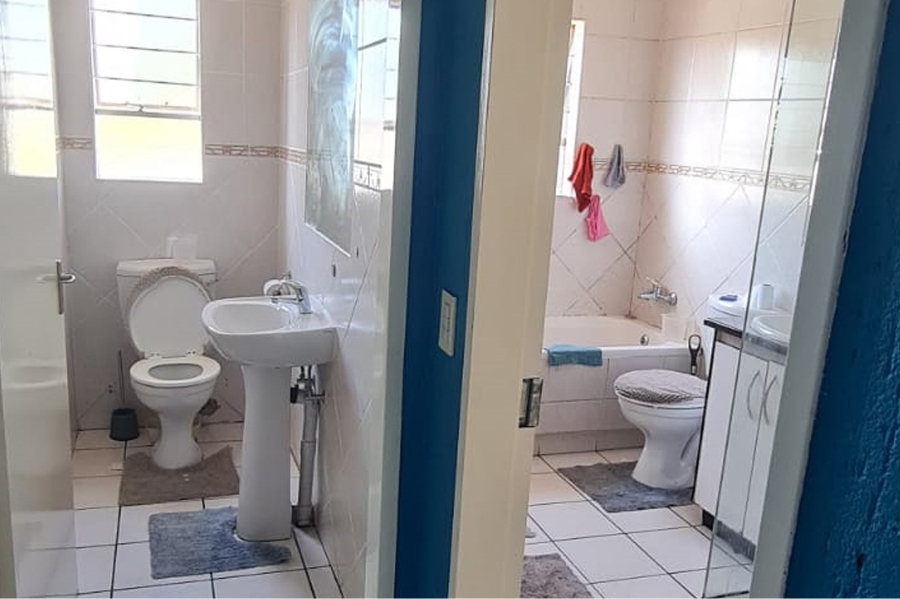 2 Bedroom Property for Sale in Oakdene Gauteng