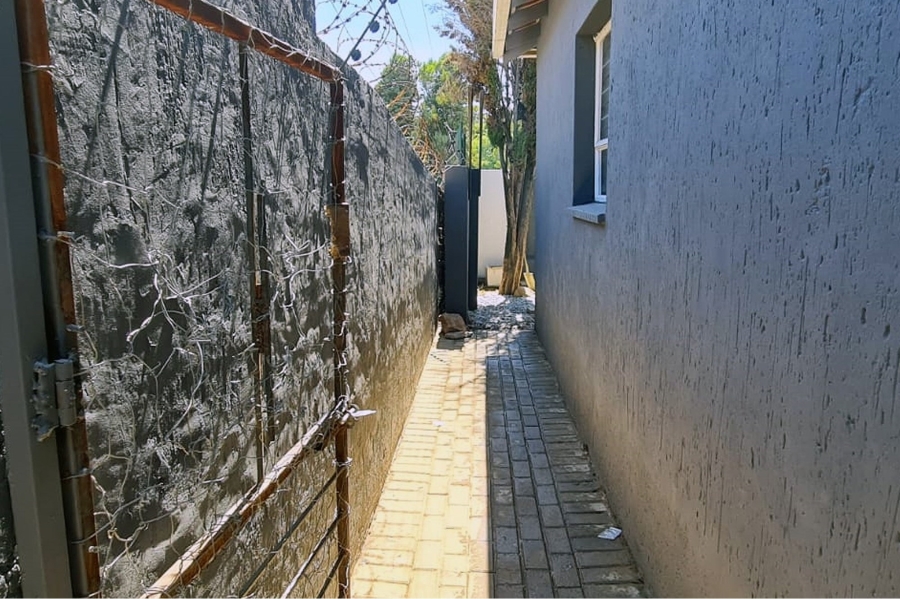 2 Bedroom Property for Sale in Oakdene Gauteng