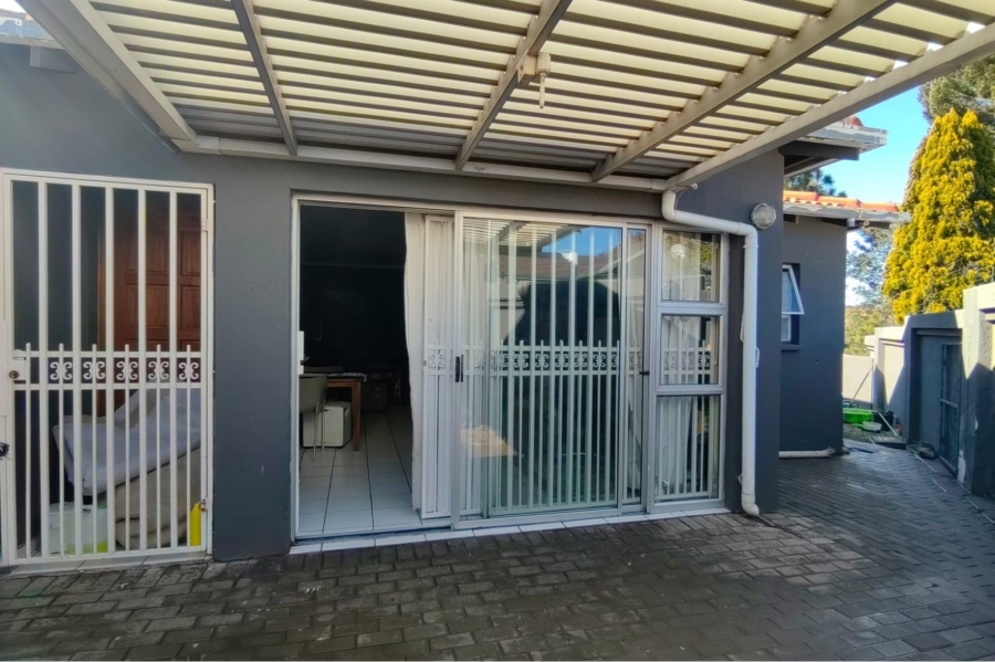 2 Bedroom Property for Sale in Oakdene Gauteng