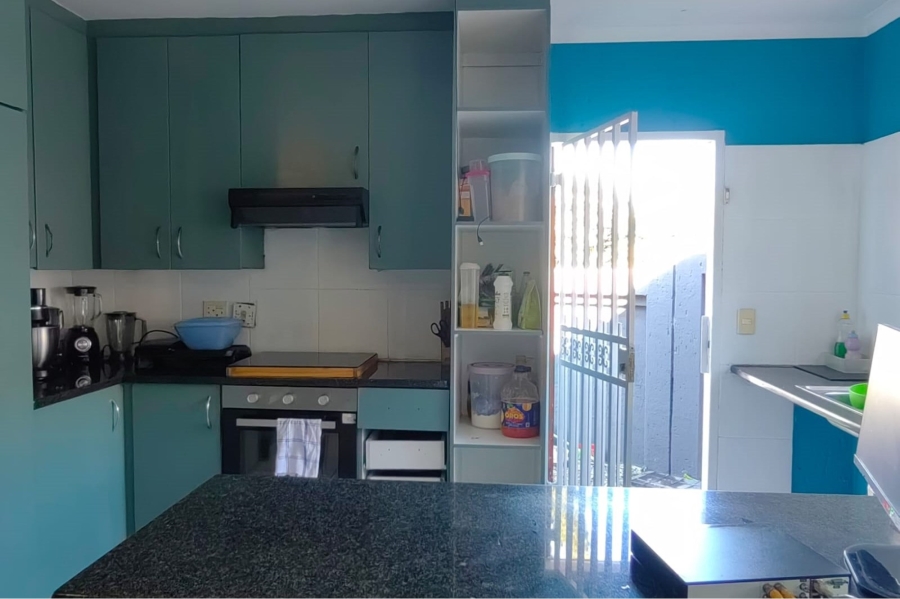 2 Bedroom Property for Sale in Oakdene Gauteng