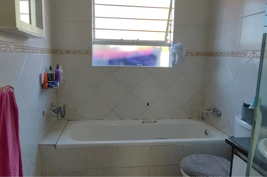2 Bedroom Property for Sale in Oakdene Gauteng