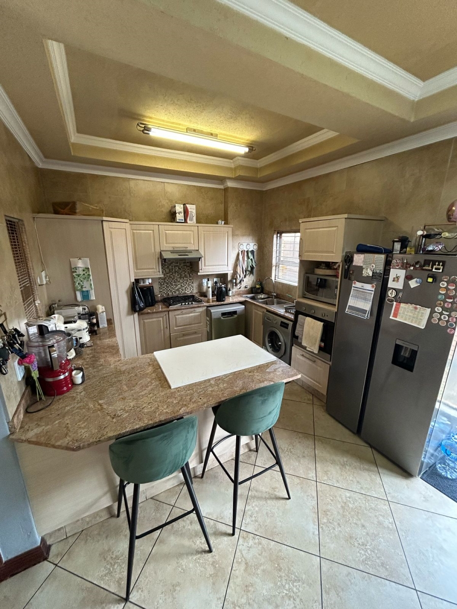 2 Bedroom Property for Sale in Ravenswood Gauteng