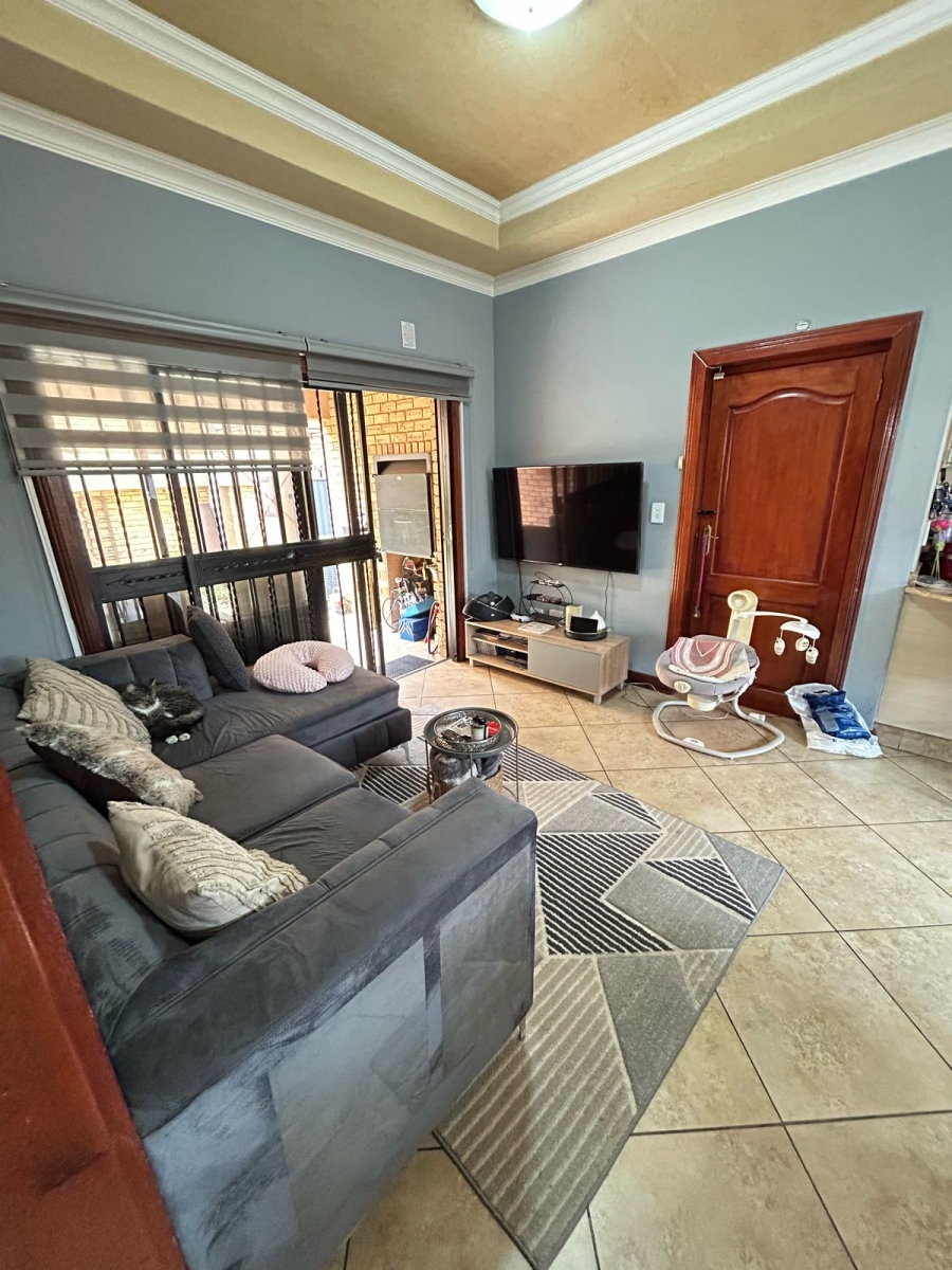 2 Bedroom Property for Sale in Ravenswood Gauteng