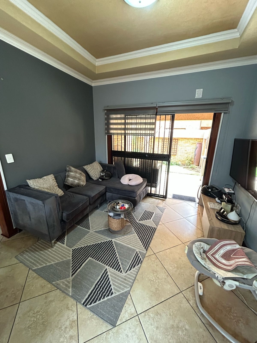 2 Bedroom Property for Sale in Ravenswood Gauteng