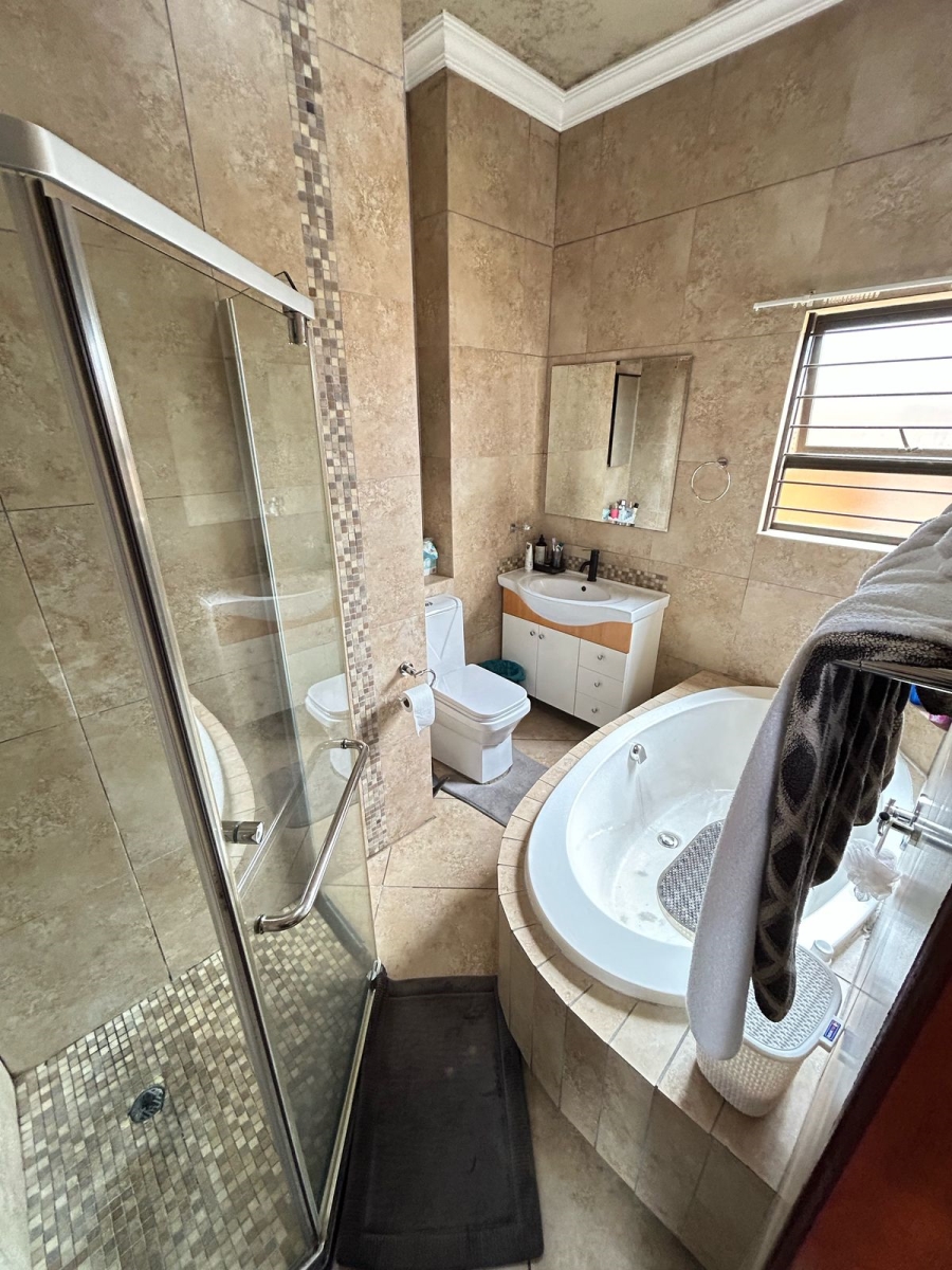 2 Bedroom Property for Sale in Ravenswood Gauteng