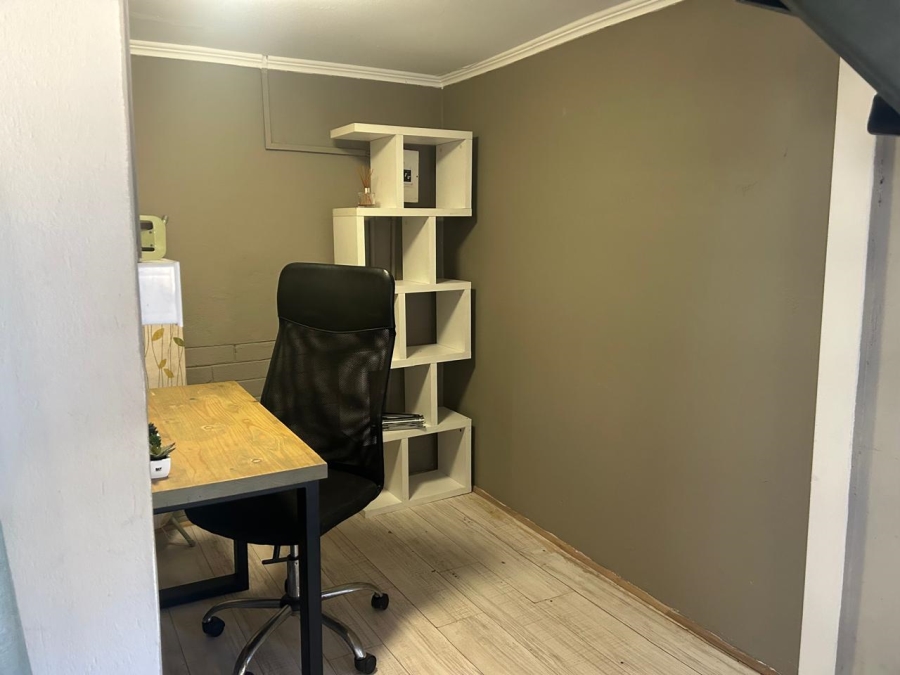1 Bedroom Property for Sale in Waverley Gauteng