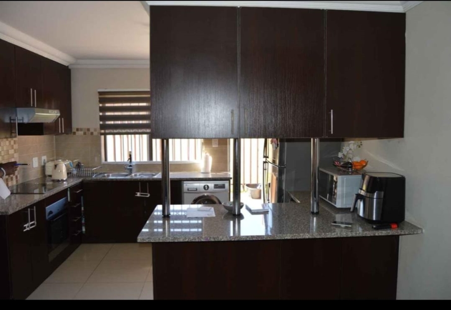 3 Bedroom Property for Sale in Brackendowns Gauteng