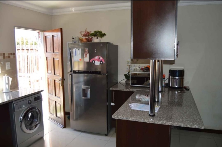 3 Bedroom Property for Sale in Brackendowns Gauteng