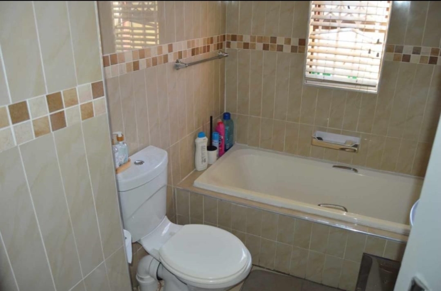 3 Bedroom Property for Sale in Brackendowns Gauteng