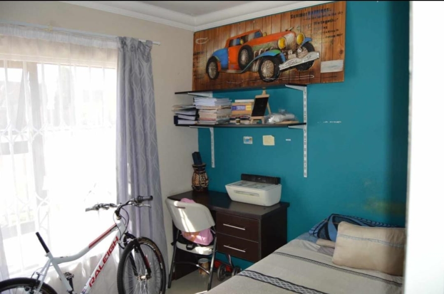 3 Bedroom Property for Sale in Brackendowns Gauteng
