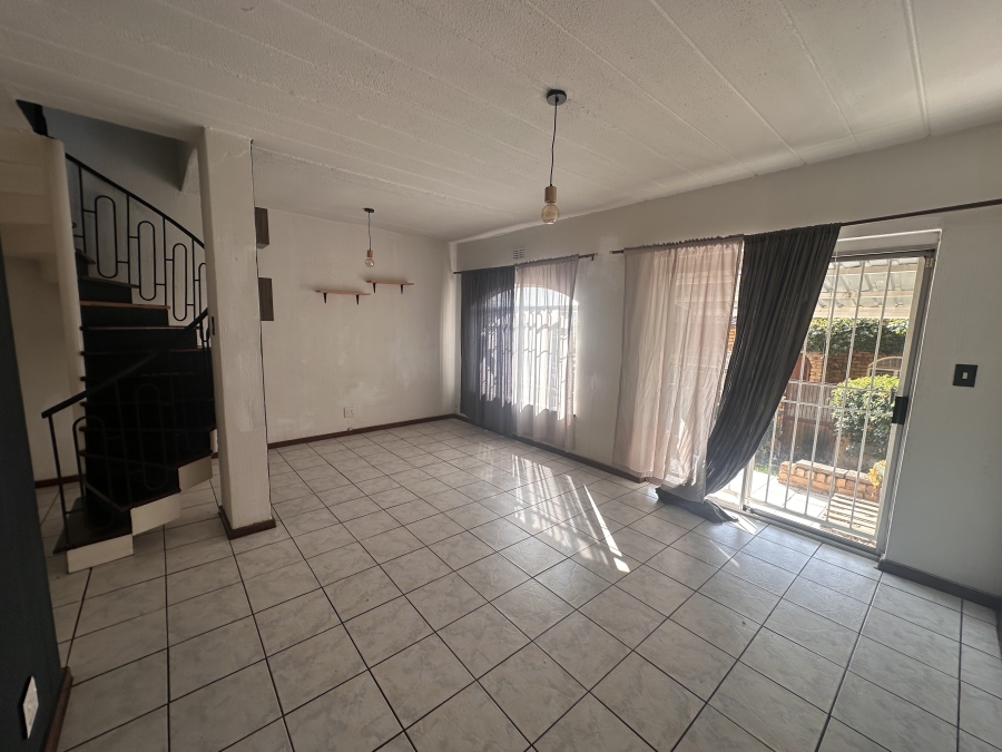 To Let 1 Bedroom Property for Rent in Corlett Gardens Gauteng