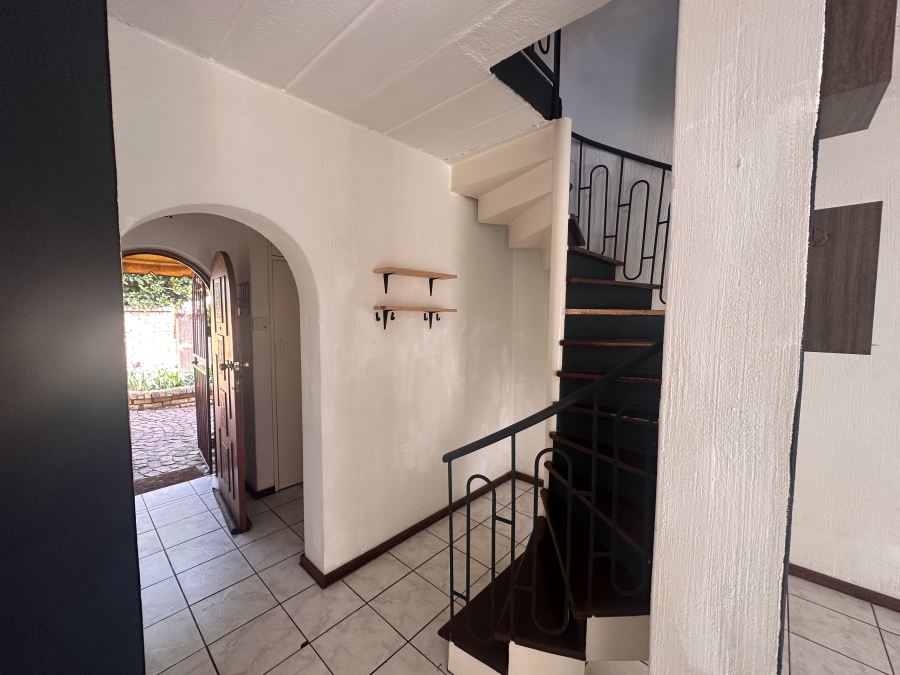 To Let 1 Bedroom Property for Rent in Corlett Gardens Gauteng