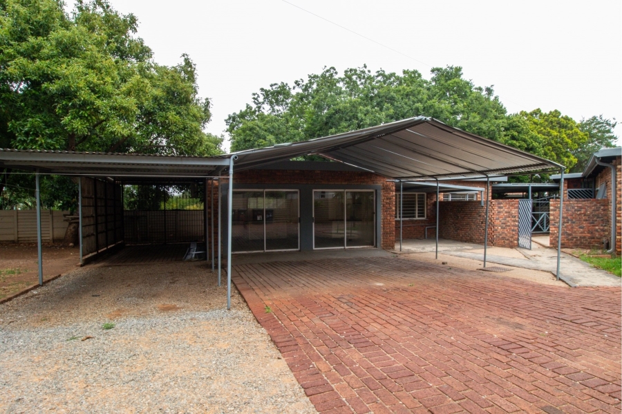 4 Bedroom Property for Sale in Wierda Park Gauteng