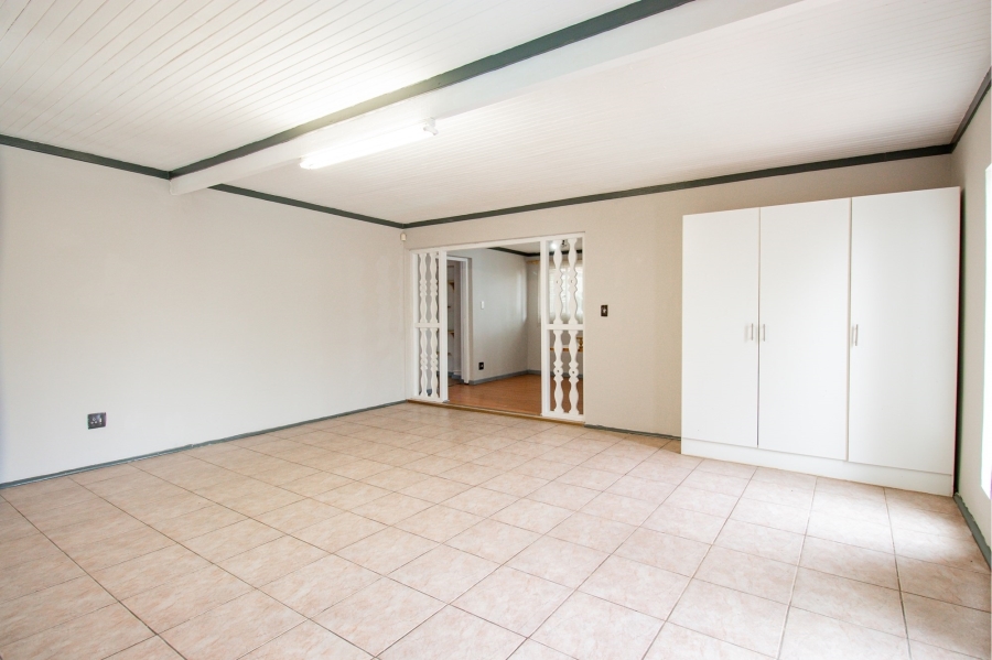 4 Bedroom Property for Sale in Wierda Park Gauteng
