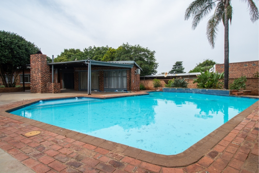 4 Bedroom Property for Sale in Wierda Park Gauteng