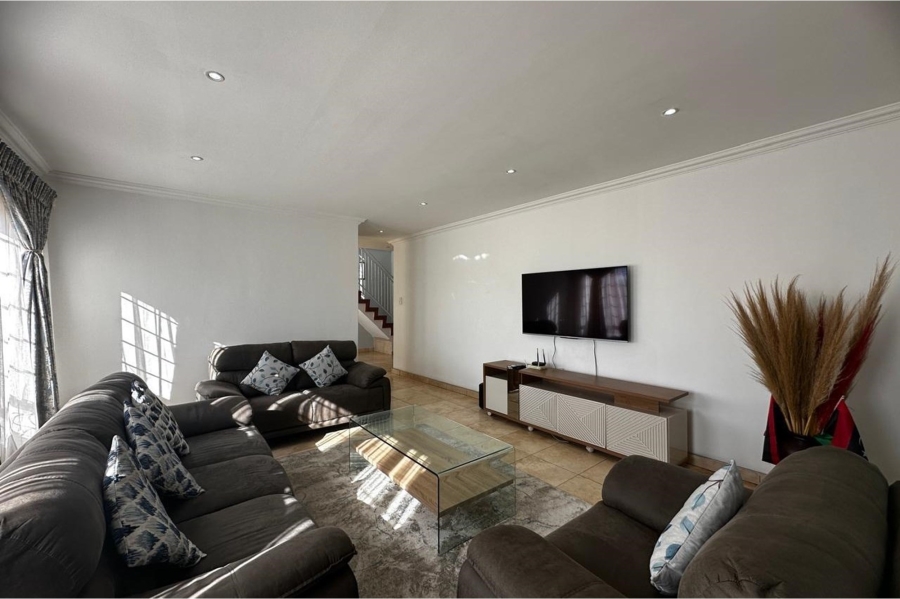 To Let 3 Bedroom Property for Rent in Sunair Park Gauteng