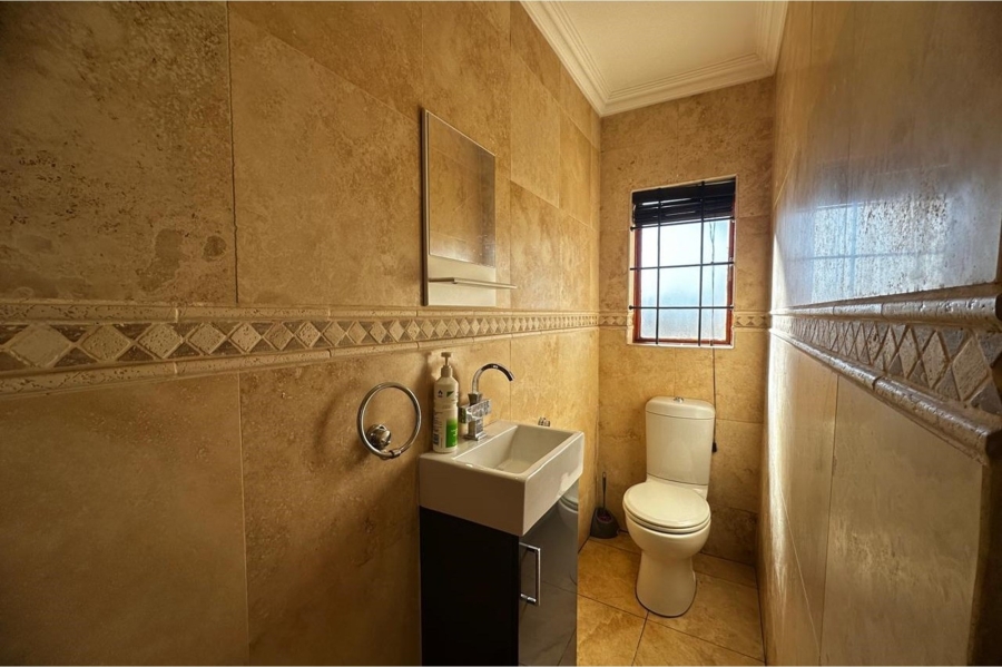 To Let 3 Bedroom Property for Rent in Sunair Park Gauteng