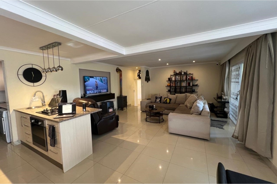 To Let 3 Bedroom Property for Rent in North Riding Gauteng