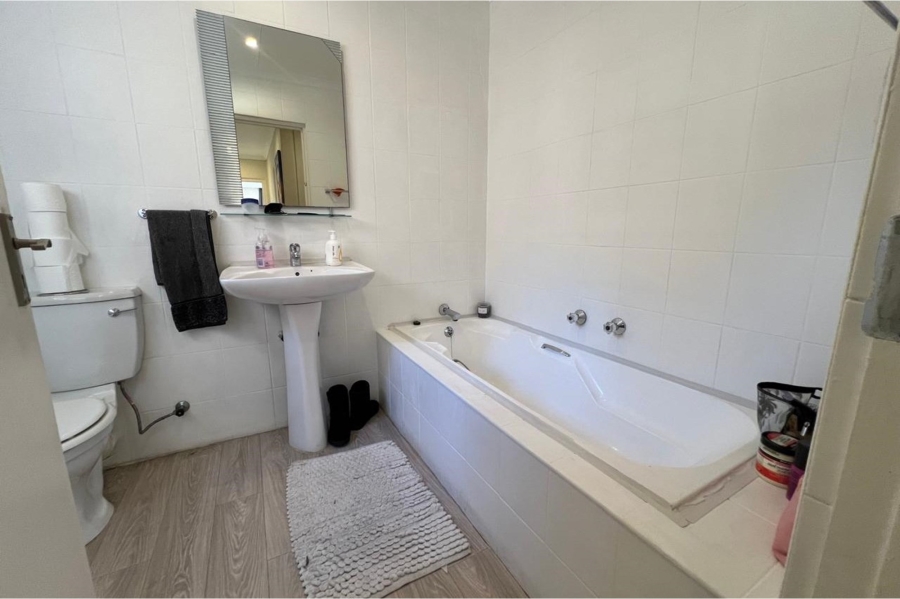 To Let 3 Bedroom Property for Rent in North Riding Gauteng