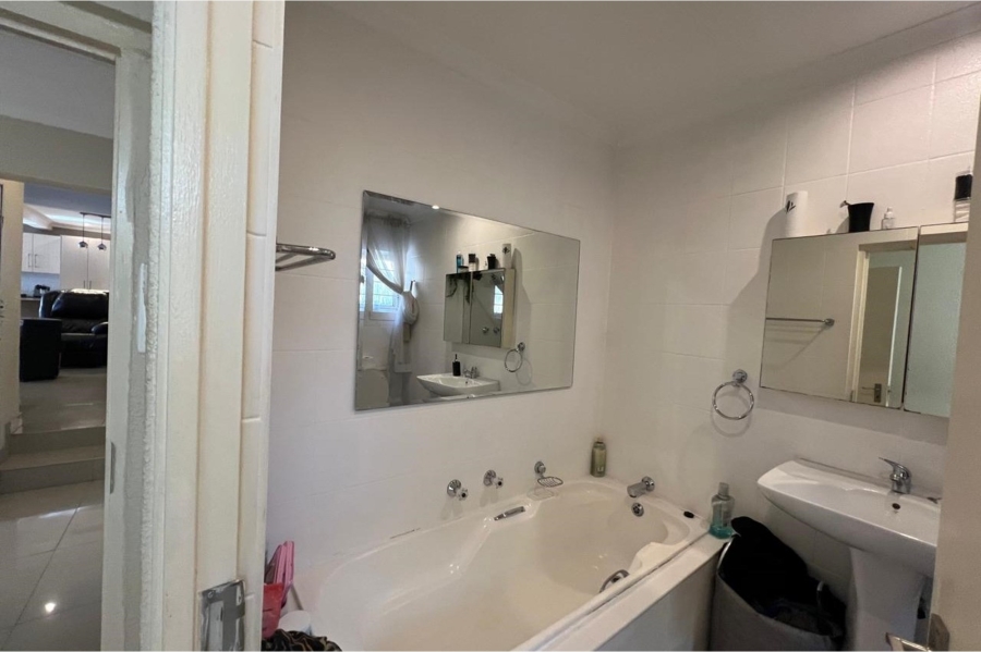 To Let 3 Bedroom Property for Rent in North Riding Gauteng