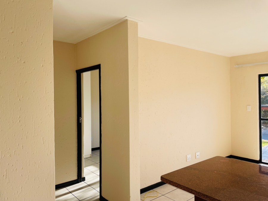 To Let 1 Bedroom Property for Rent in Jackal Creek Golf Estate Gauteng