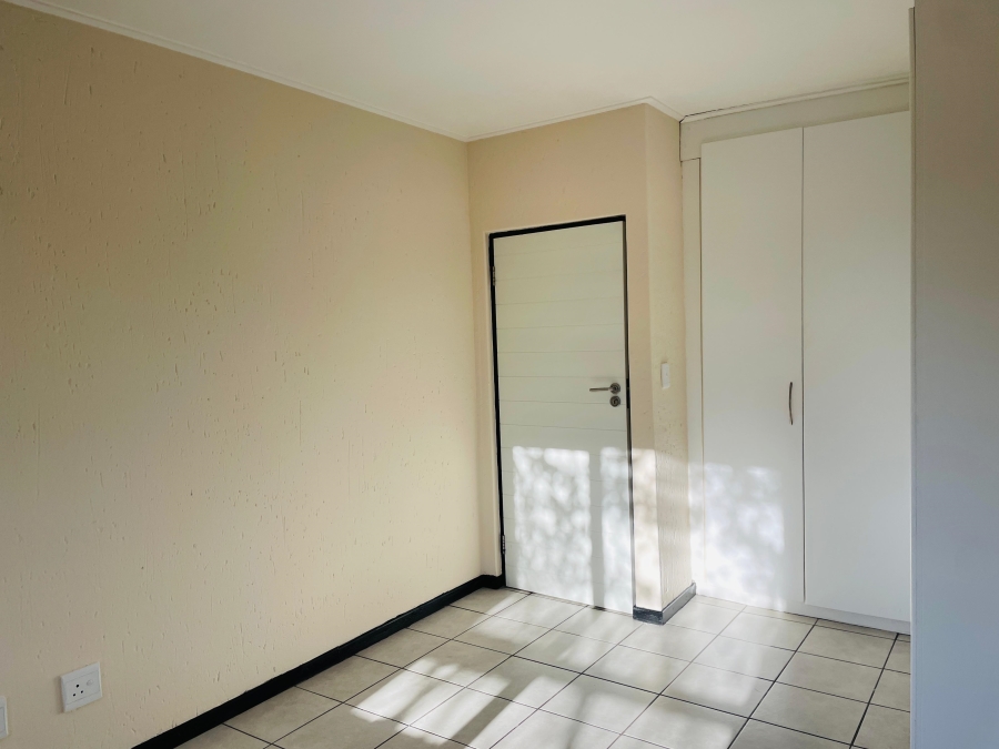 To Let 1 Bedroom Property for Rent in Jackal Creek Golf Estate Gauteng
