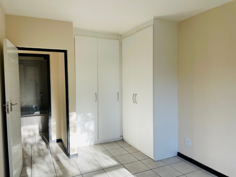 To Let 1 Bedroom Property for Rent in Jackal Creek Golf Estate Gauteng