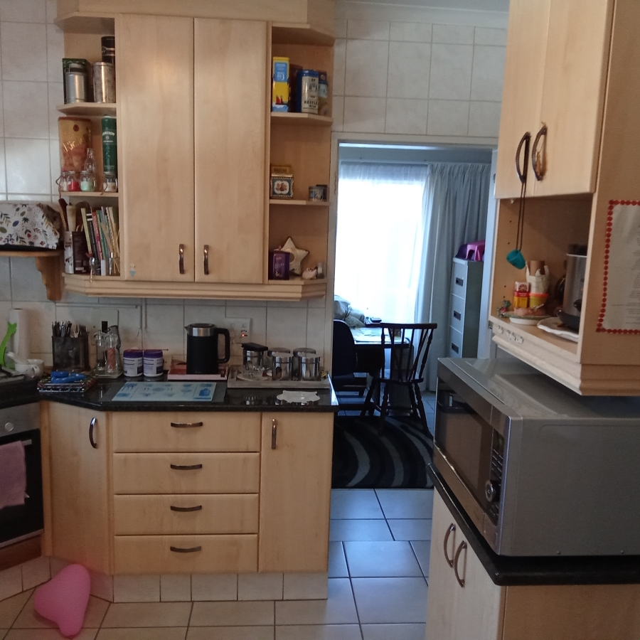 3 Bedroom Property for Sale in Breaunanda Gauteng