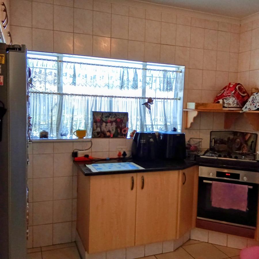 3 Bedroom Property for Sale in Breaunanda Gauteng
