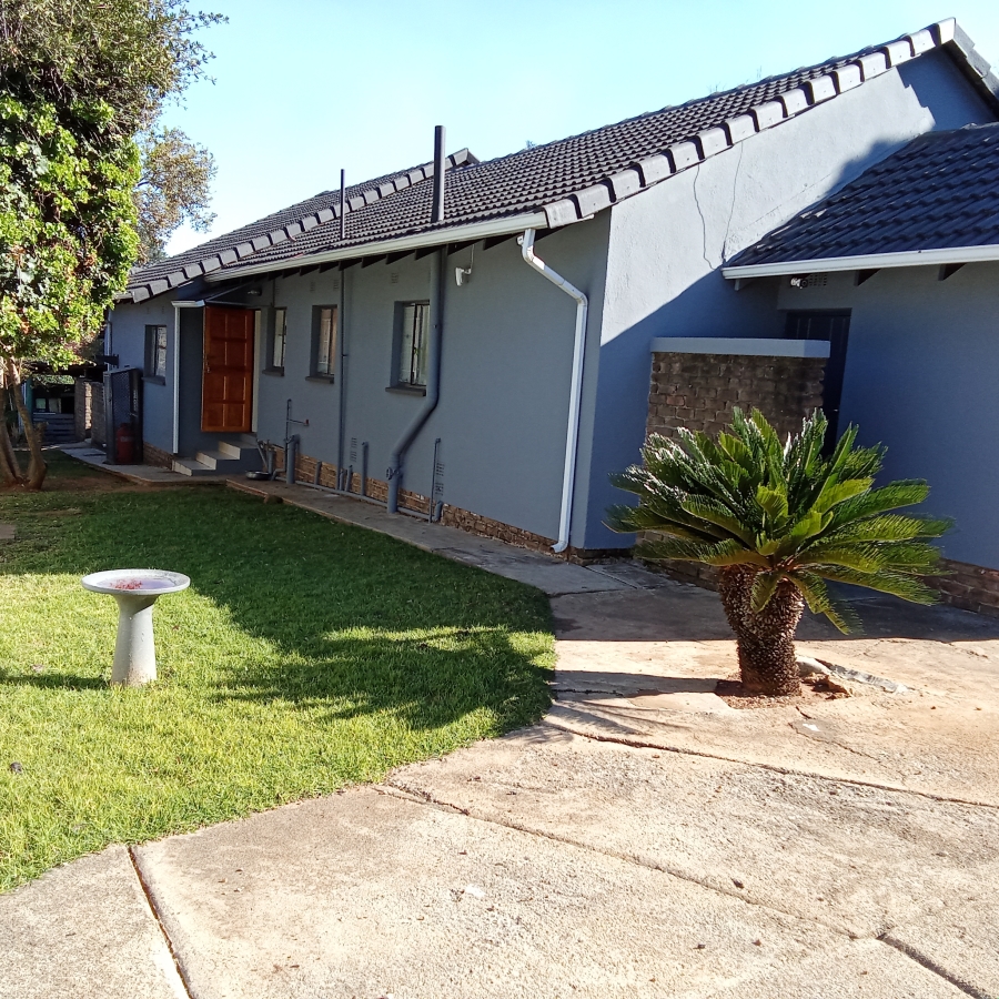 3 Bedroom Property for Sale in Breaunanda Gauteng