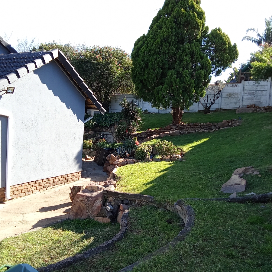 3 Bedroom Property for Sale in Breaunanda Gauteng