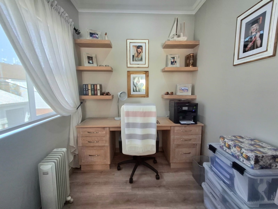 2 Bedroom Property for Sale in Greenstone Hill Gauteng