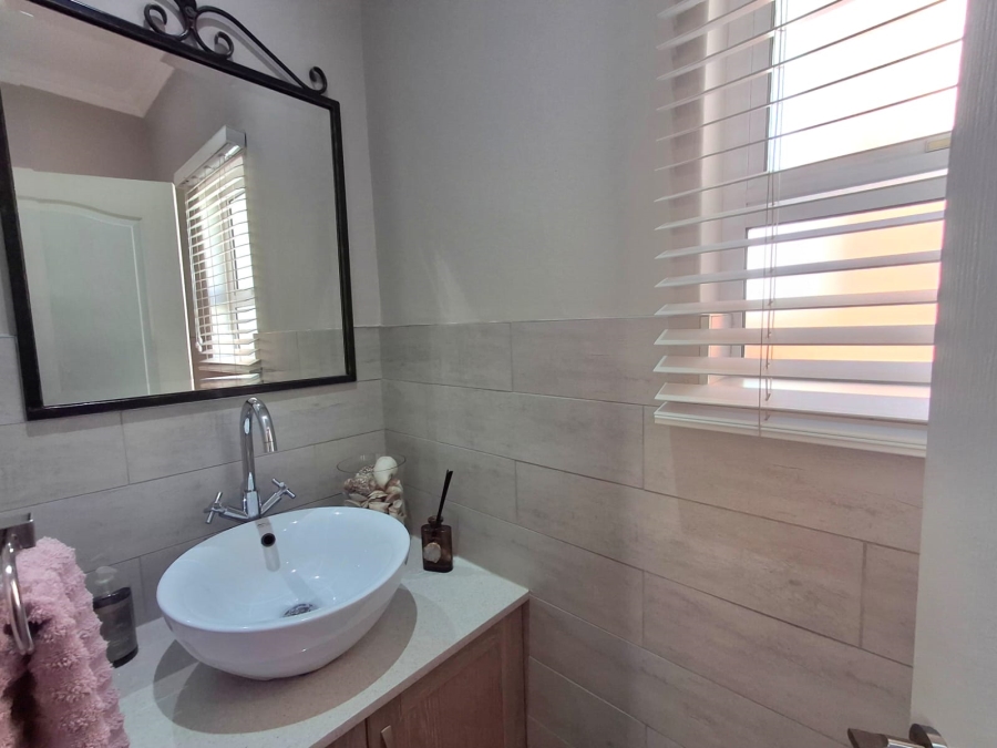 2 Bedroom Property for Sale in Greenstone Hill Gauteng