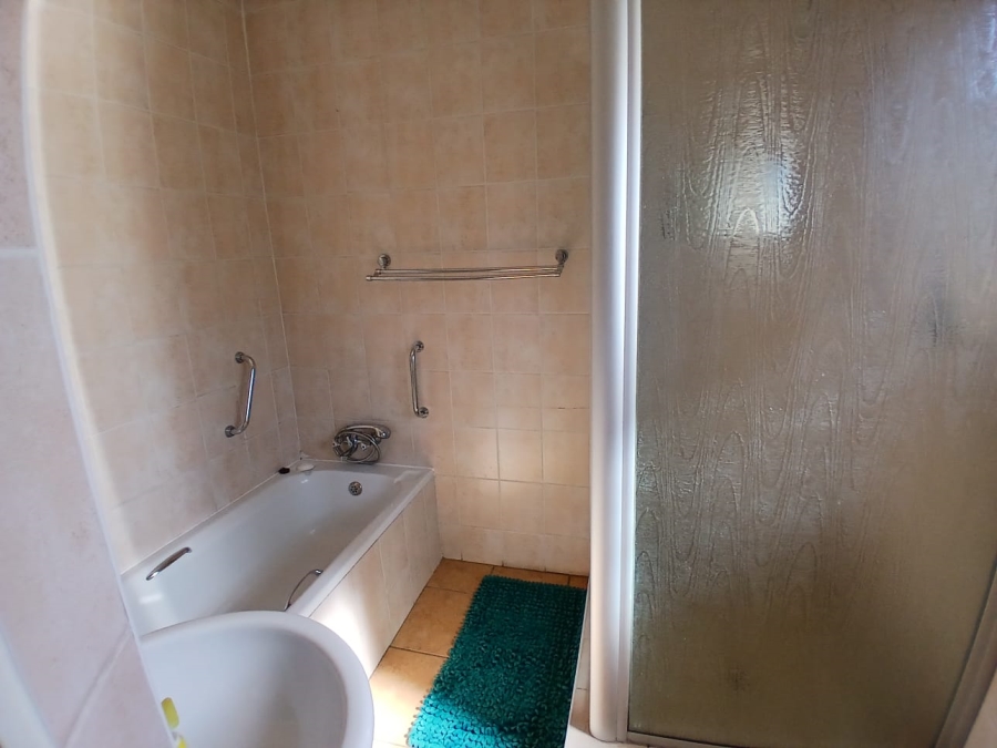 4 Bedroom Property for Sale in Randhart Gauteng
