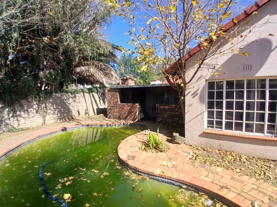 3 Bedroom Property for Sale in Brackendowns Gauteng