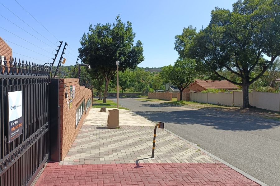 4 Bedroom Property for Sale in Country View Gauteng