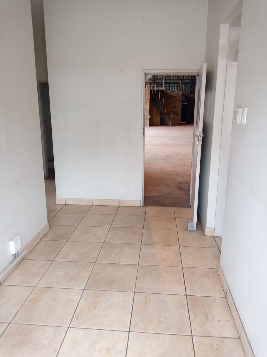 To Let commercial Property for Rent in Anderbolt Gauteng