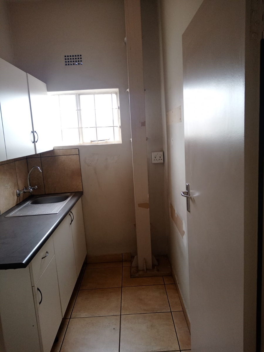 To Let commercial Property for Rent in Anderbolt Gauteng