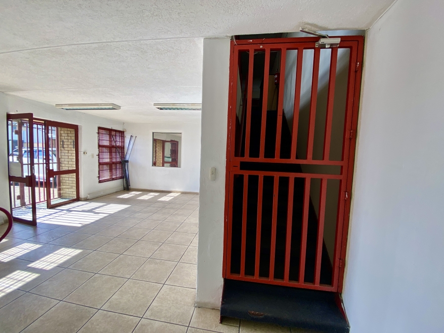 To Let commercial Property for Rent in Randjespark Gauteng